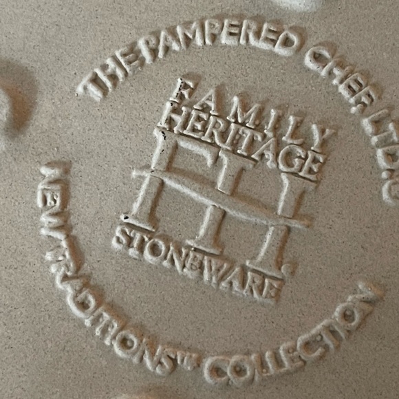 Pampered chef’s round stone - Picture 3 of 3